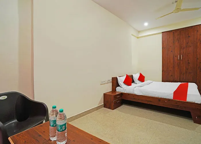 Hotel O Ritu Palace